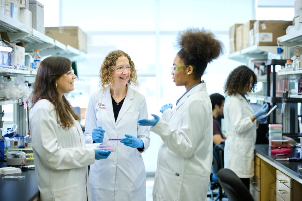 Transformative $15 million gift bolsters WashU Medicine’s physician-scientist training program